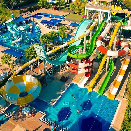 Dream World Aqua Hotel Side Exterior foto
