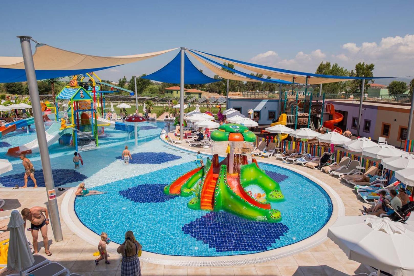 Dream World Aqua Hotel Side Exterior foto